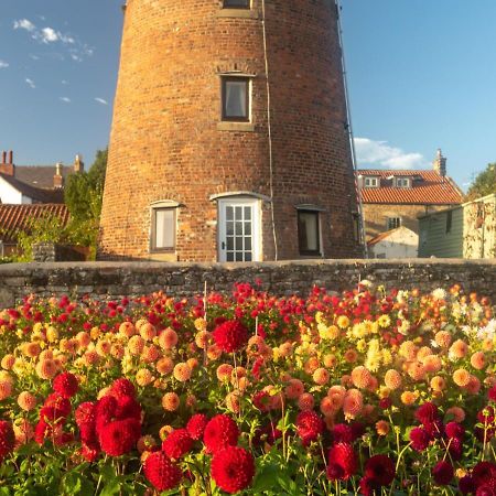 Вилла The Old Windmill Киркбимурсайд Экстерьер фото