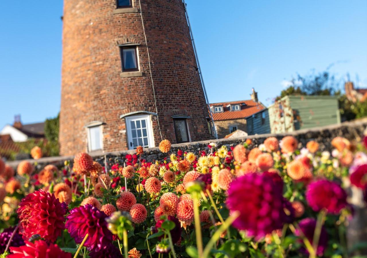 Вилла The Old Windmill Киркбимурсайд Экстерьер фото